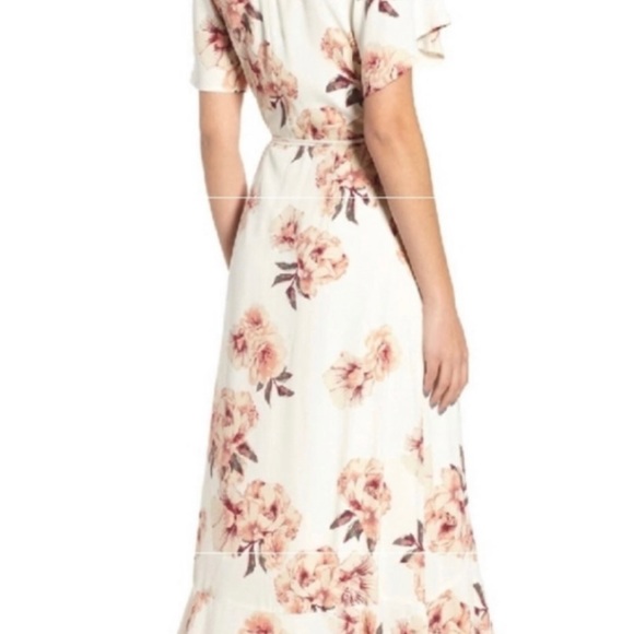 Beautiful high low floral wrap dress. Nordstrom Leith Brand XS - Wedding Attire - Picture 6 of 6